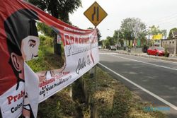 FOTO PILPRES 2014 : Spanduk Prabowo-Hatta di Solo Dirusak