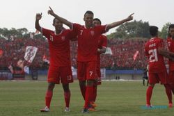 FOTO PERSIS SOLO VS PERSITEMA TEMANGGUNG : Rayakan Gol Tinton Suharto, Persis Menang 2-0