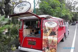 KULINER SOLORAYA : Mobile Food Van Ramai-Ramai Tawarkan Aneka Menu