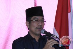 KASUS SUAP MK : KPK Periksa Wali Kota Palembang dan Istri Sebagai Tersangka