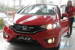 MOBIL HONDA : Honda Jazz Raih Gelar Mobil Paling Aman