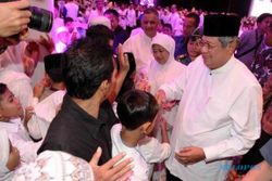 FOTO AGENDA PRESIDEN : SBY dan Ani Buka Puasa Bareng Anak Yatim