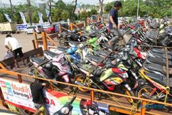 BURSA MOTOR INDONESIA : Wow, Solo Sedot 4.000 Honda Tiap Bulan!