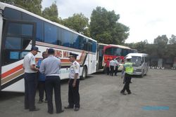 PENERTIBAN BUS JELANG LEBARAN : Tim Gabungan Tilang 12 Bus