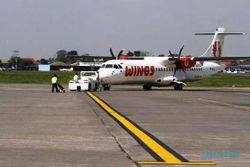 FOTO RUTE BARU PENERBANGAN : Wings Air Solo-Surabaya Terbang Perdana