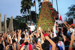 FOTO JOKOWI PRESIDEN : Sukarelawan Pendukung Jokowi Syukuri Kemenangan