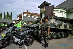 FOTO PILPRES 2014 : Tentara di Semarang Siapkan Tank Beroda Besi