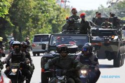 PRESIDEN JOKOWI : Jokowi Minta TNI/Polri Siapkan Anggaran Pertahanan dan Kesejahteraan