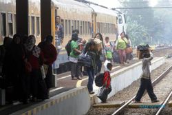 MUDIK LEBARAN 2015 : 15.500 Pemudik Tiba di Stasiun Semarang Tawang Hari Ini