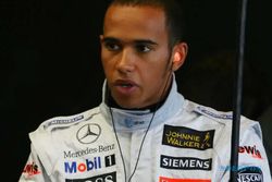 MASA DEPAN PEMBALAP F1 : Hamilton Tak Cemaskan Masa Depan Karier