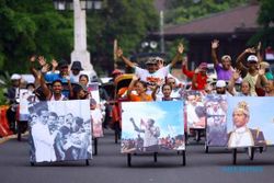 FOTO JOKOWI PRESIDEN : Solo Konvoi Becak Rayakan Jokowi Presiden