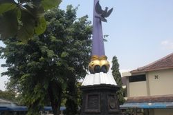 BENDA CAGAR BUDAYA SOLO : Pemerintah Pusat Abai, Monumen PGRI Dirawat Pemkot dan Sekolah