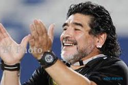 ULAH MARADONA : Diego Maradona Tampar Wartawan