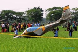 FOTO PESAWAT JATUH DI SUKOHARJO :  Begini Kondisi Pesawat TNI AU yang Jatuh