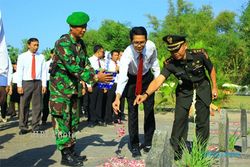 Karyawan Muncul Group Bersama TNI Kodim Bantul Ziarah Makam Pahlawan