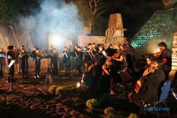 FOTO KONSER MUSIK : Konser Musik Gesek pun Digelar di Sukuh