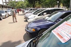 BURSA MOBIL SOLO : Omzet Bursa Mobil Bekas di Sriwedari Merosot