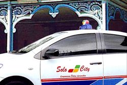 TAKSI SOLO : Solo Central Taksi Tambah 15 Mobil Baru