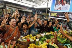 FOTO JOKOWI PRESIDEN : Pasar Gede Syukuri Kemenangan Jokowi-JK