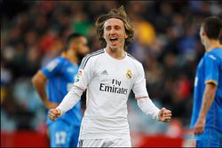 KONTRAK PEMAIN : Luka Modric Perpanjang Kontrak di Madrid