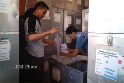 SENGKETA PILPRES 2014 : KPU Kulonprogo Bongkar Lagi Kotak Suara TPS