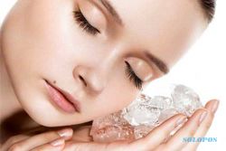 TIPS KECANTIKAN : 4 Cara Manfaatkan Es Batu untuk Kecantikan