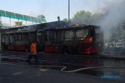 TRANSJAKARTA TERBAKAR : Bus Transjakarta Hangus, Seluruh Penumpang & Kru Selamat