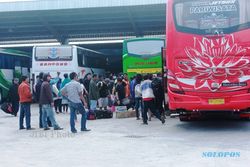 ARUS BALIK LEBARAN 2014 : Keberangkatan Bus Molor 8 Jam
