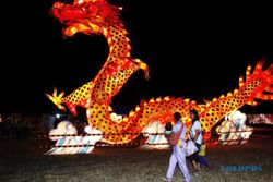 FOTO FESTIVAL LENTERA SUZHOU : Warga Solo Sambut Festival Lentera Tiongkok