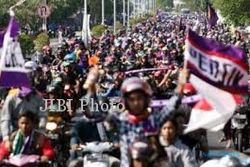 LANJUTAN ISL 2014 : AREMA VS PERSIK KEDIRI : Ratusan Persikmania Tetap Datang ke Malang
