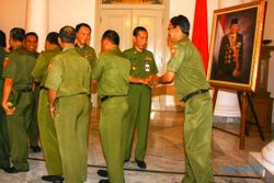 FOTO JOKOWI HARI INI : Jokowi Berdinas Lagi sebagai Gubernur