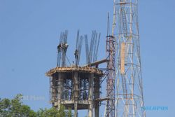 FOTO PEMBANGUNAN : Pembangunan Menara Mercusuar di Gunungkidul