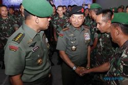 FOTO APEL DANSAT TNI AD : Panglima TNI Salami Para Dansat TNI AD