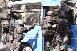 FOTO AKSI TERORISME : Tentara Bali Latihan Tanggulangi Teror