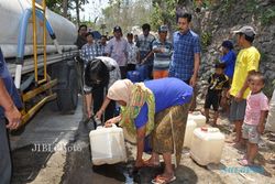 Warga Wukirharjo Terima Bantuan Air Bersih