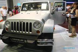 MOBIL BARU JEEP : Jeep Wrangler Model Baru Tetap Pakai Sasis Body on Frame