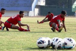 FOTO PERSIS SOLO VS PSPS PEKANBARU : Persis Solo Berlatih di Stadion Manahan