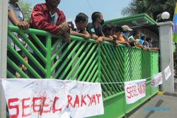 JALAN RUSAK KLATEN : Demo Lagi, AMGA Minta PT TI Tunjukkan Rekomendasi Jalur Truk Aqua