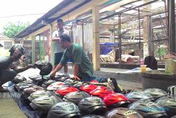 PASAR KLITIKAN KEBAKARAN : Pedagang Pasar di Jogja Beri Bantuan Korban Kebakaran