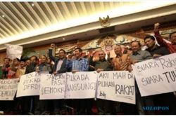 PARIPURNA RUU PILKADA : Rapat Diskors Dihibur September Ceria, Jokowi Pantau TV