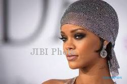 SENSASI ARTIS : Diduga Protes ke Victoria’s Secret, Rihanna Batalkan Show