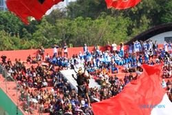 FOTO WORLD MILITARY PARACHUTING CHAMPIONSHIP : Wah, “Gatotkaca” Terjun Payung di Manahan