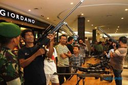 FOTO TNI MILITARY FESTIVAL : Bisa Coba Senjata di TNI Military Festival