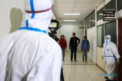 FOTO EBOLA DI INDONESIA : Penanganan Virus Ebola Disimulasikan di UGM