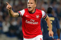 KARIER PEMAIN : Podolski Ingin Hengkang dari Arsenal