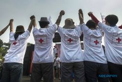 FOTO RUU KEPALANGMERAHAN : Sukarelawan Jokowi Politisasi Palang Merah