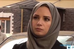 TEROR ISIS : Jurnalis Cantik Amerika-Lebanon Tewas di Tengah Perang ISIS Vs Kurdi