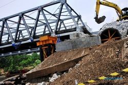 FOTO JEMBATAN COMAL AMBLES : Jembatan Comal Ditinggikan Sementara