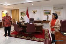PRESIDEN JOKOWI : Tak Lagi Berkantor di Istana, SBY Disambut Warga di Cikeas