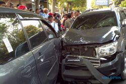 KECELAKAAN DI BOYOLALI : Fortuner Tabrak 3 Mobil & Motor, 1 Terluka